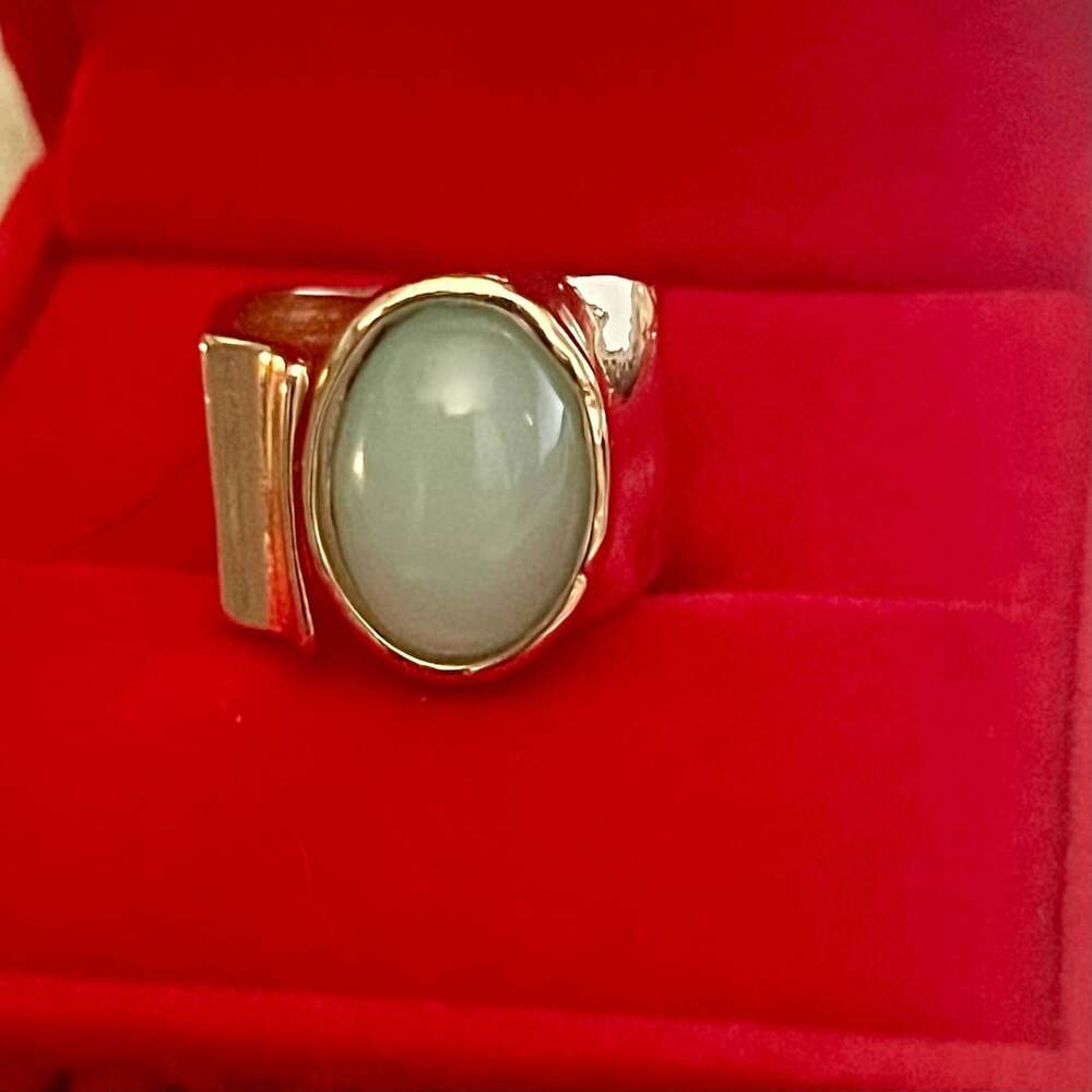 Gold Green Jade Cabochon Artisan Ring Size 6